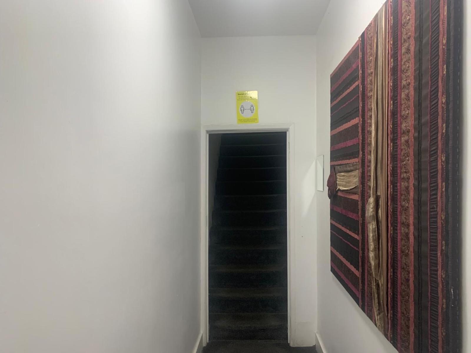 Simple Kapselhotel *