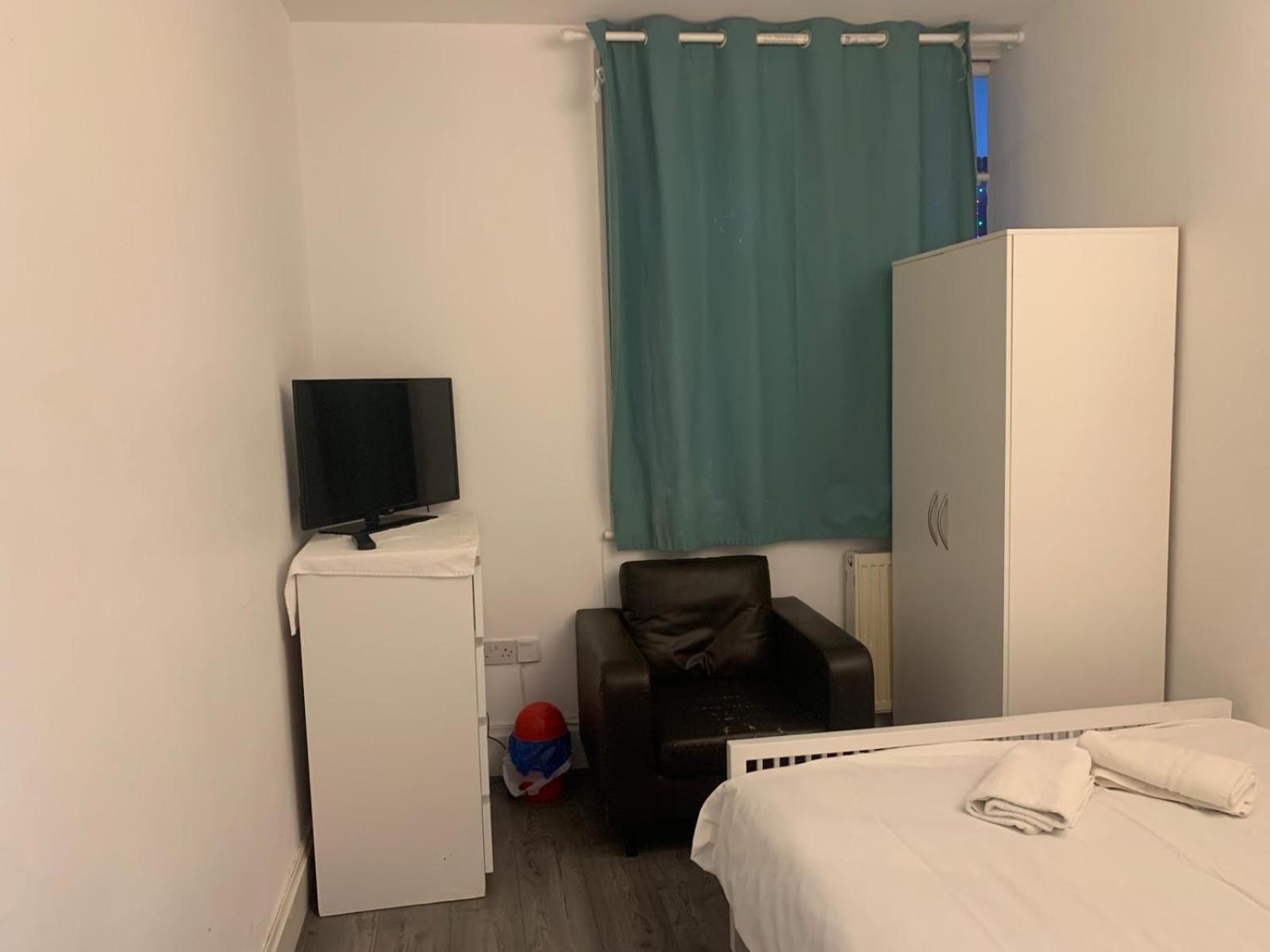 Simple Kapselhotel *